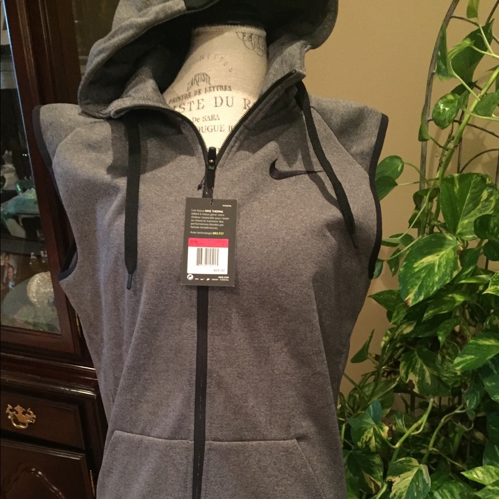 Men’s Nike vest